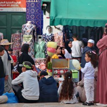 People in Tétouan - traditional and modern